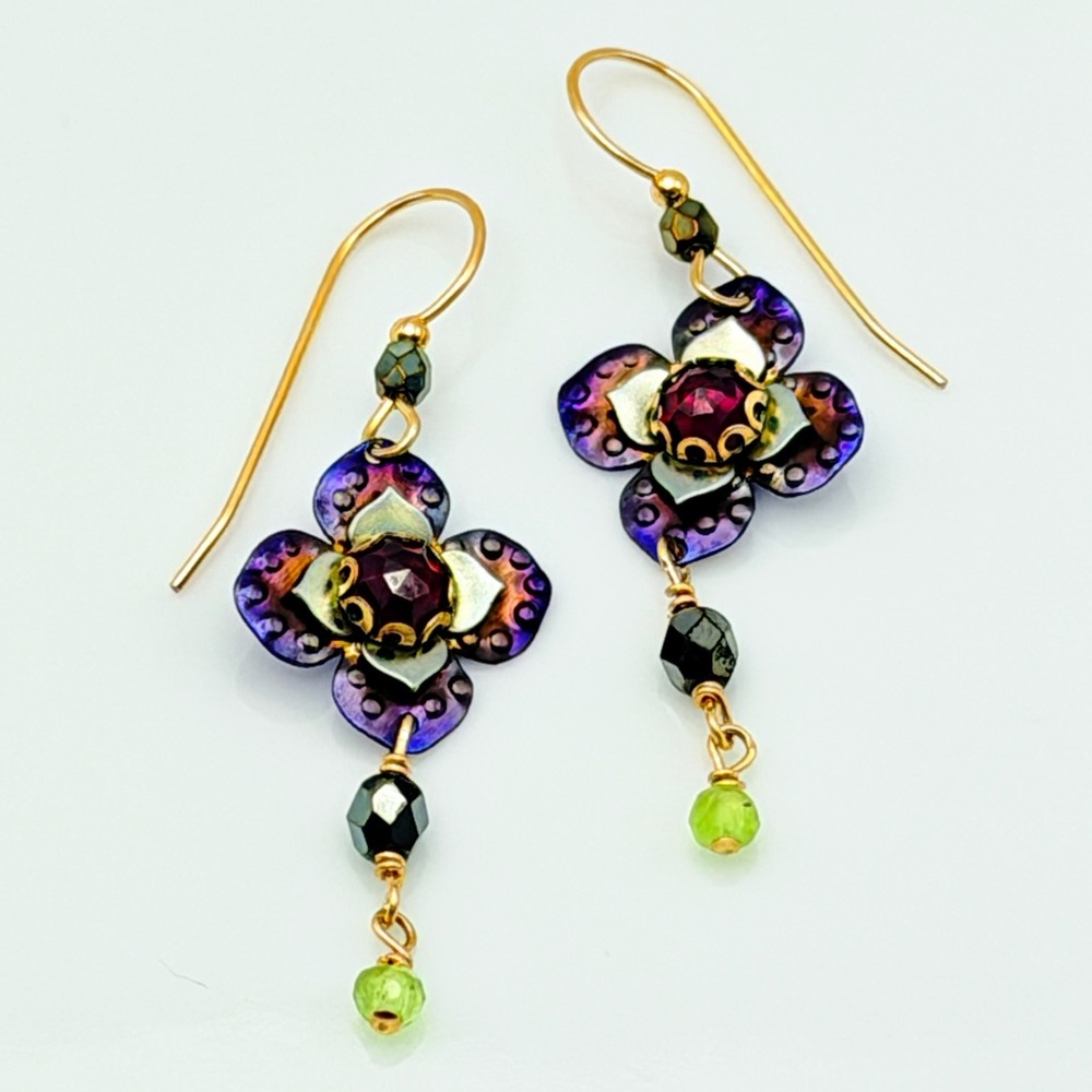 Holly Yashi Niobium Garnet Crystal Dangle Earrings NWT 2”
